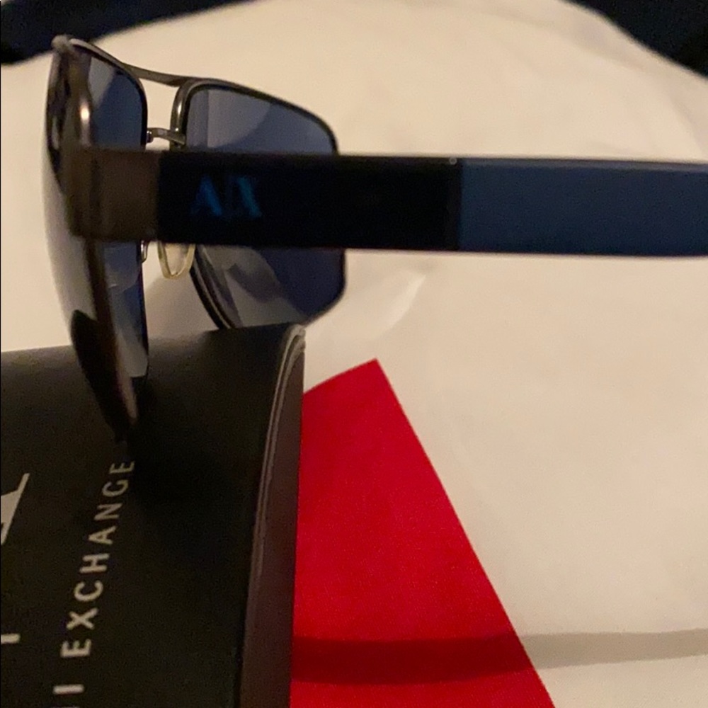 Sunglasses - Picture 4 of 6